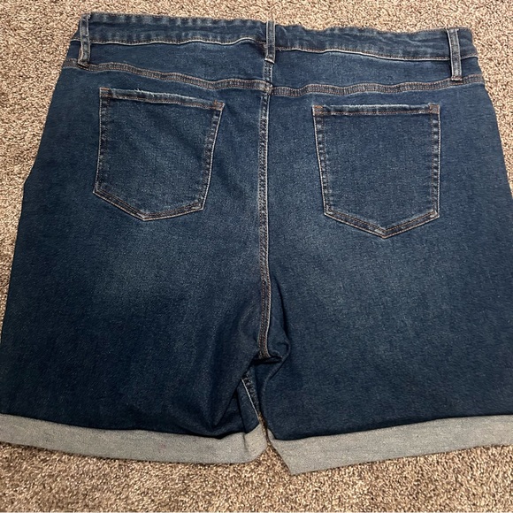 Ava & VIV plus size cuffed stretch jean shorts - Picture 3 of 4